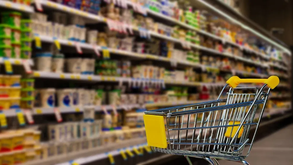 Prețurile alimentelor ar putea exploda dacă benzina ajunge la 10 lei: avertismentul specialiștilor