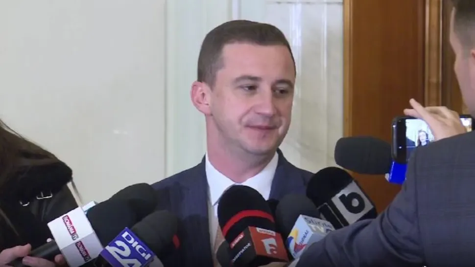 Simonis: Guvernul trebuie să găsească resursele, să achite incinerările animalelor afectate de pestă; să nu paseze problema la CJ