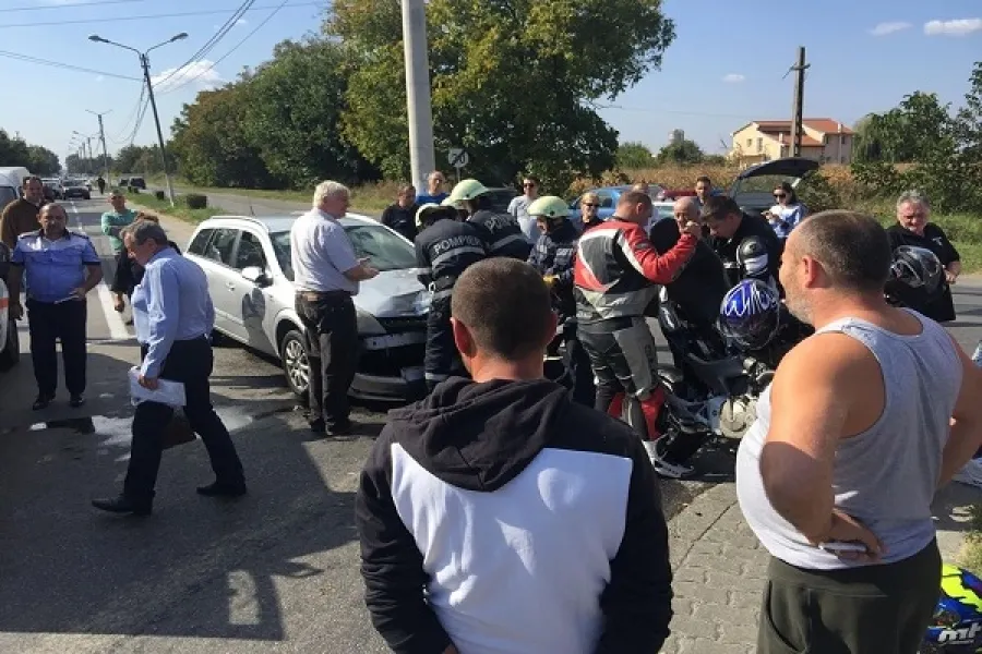 Accident grav în Timiș. Doi tineri au ajuns la spital