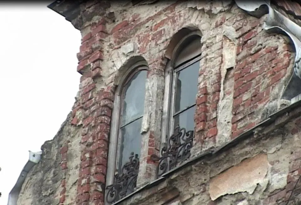 Plase de protecție pe fațadele clădirilor istorice