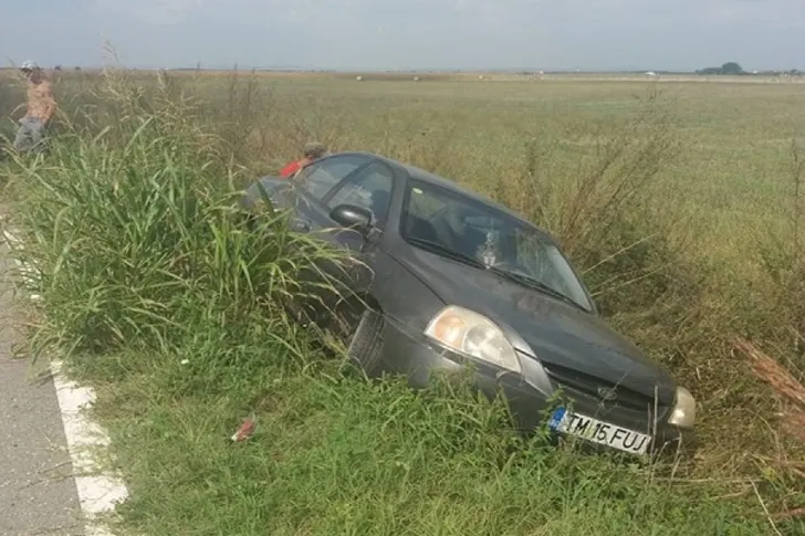 Surpriza pentru politistii din Timis dupa ce au gasit o masina intr-un sant