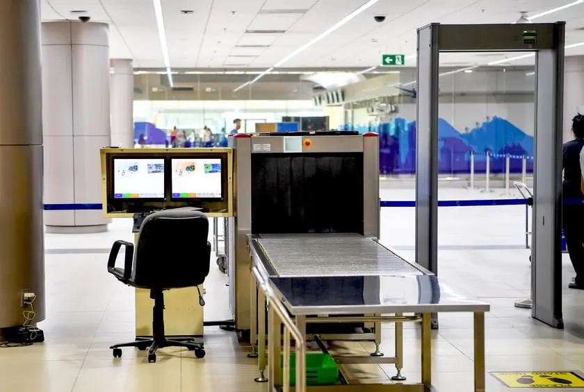 Polițist italian prins cu bijuterii furate pe aeroportul din Timișoara