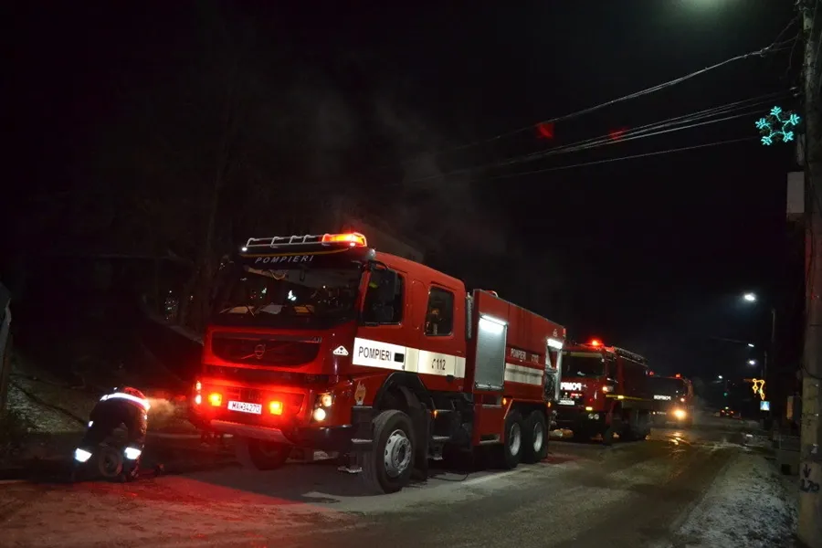 Familii rămase fără acoperiș în prag de iarnă, în Timiș