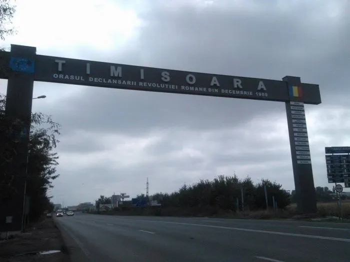 Poarta de intrare în oraș, în pragul demolării