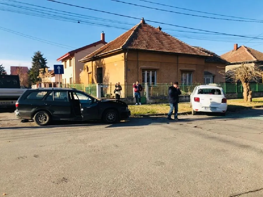 Accident ca în filme într-o intersecție din Timișoara