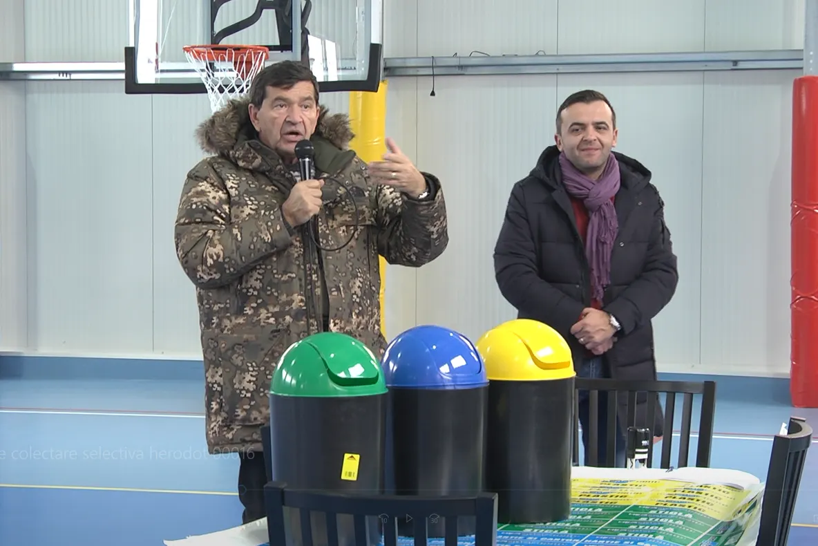 Primăria Timișoara, amendată pentru mizeria de pe străzi