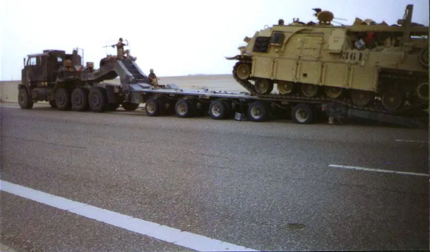 Atenție, echipament militar greu intră prin vama de la Nădlac și traversează țara