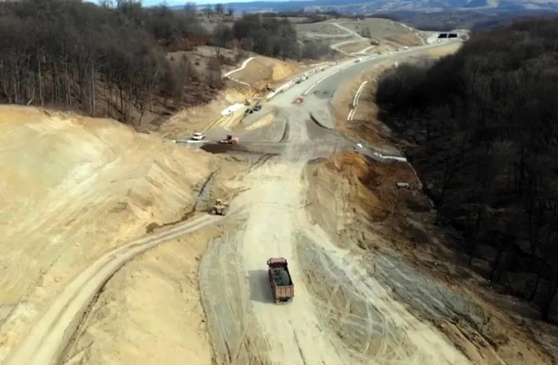 Lucrări avansate pe lotul 4 al tronsonului de autostrada Lugoj -Deva