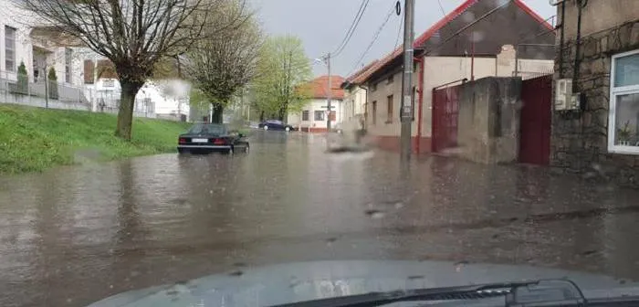 Ploaie torențială în vestul țării