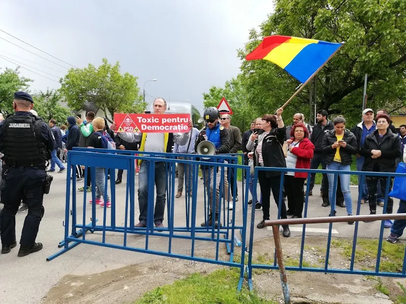 Viorica Dăncilă, așteptată de protestatari. VIDEO