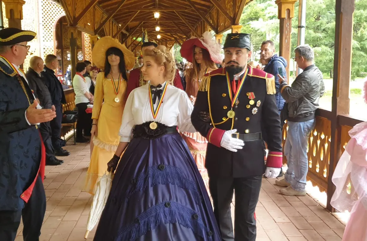 Atmosferă de epocă la Festivalul Colonadei de la Buziaș