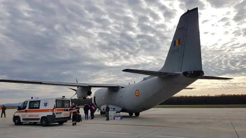Pacient transportat cu avionul militar în Italia