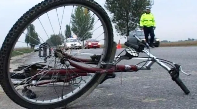 Femeie grav rănită, după ce a fost lovită de un autoturism