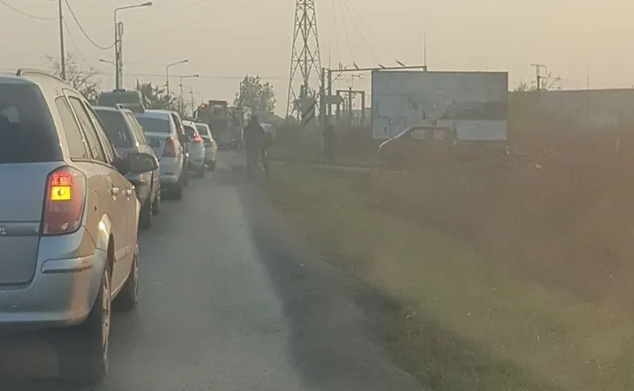 Accident la marginea Timișoarei. Oameni răniți, circulație blocată