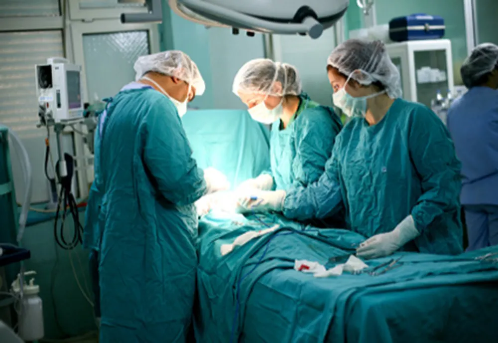 Copil rănit de o petardă, adus la spital la Timișoara