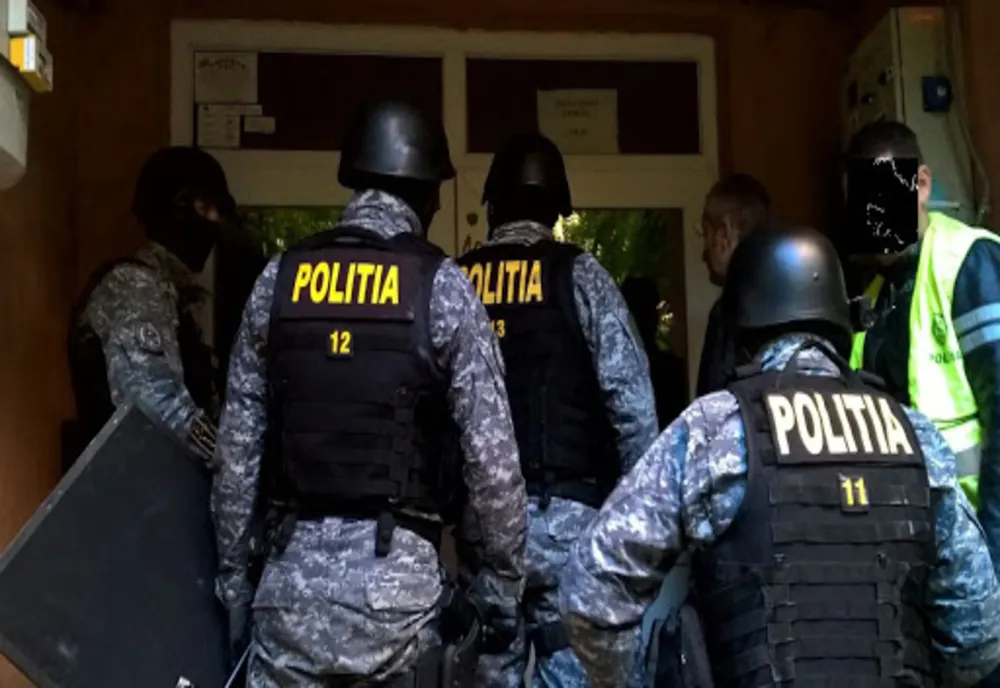 Cinci persoane reținute în urma perchezițiilor în dosarul hoților din agenții de pariuri