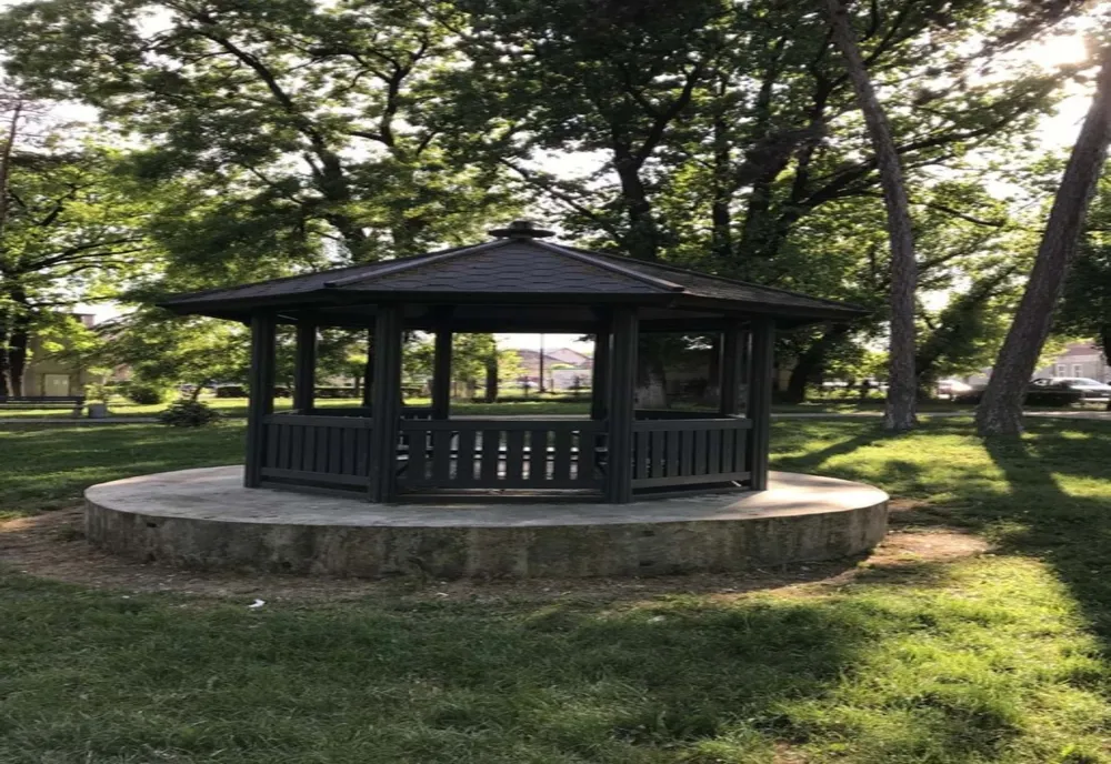 Foișoare pentru cei care nu trebuie să meargă la birou, dar vor să lucreze "de afară"