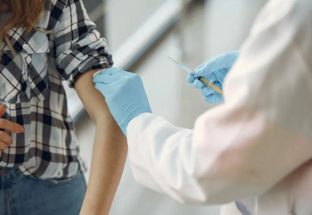  Creşte numărul persoanelor vaccinate anti-COVID în cabinetele medicilor de familie