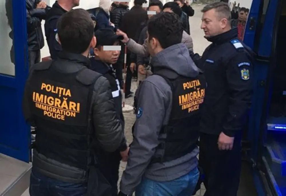Peste 2000 de cereri de avize de angajare și sute de solicitări de viză, primite la Imigrări