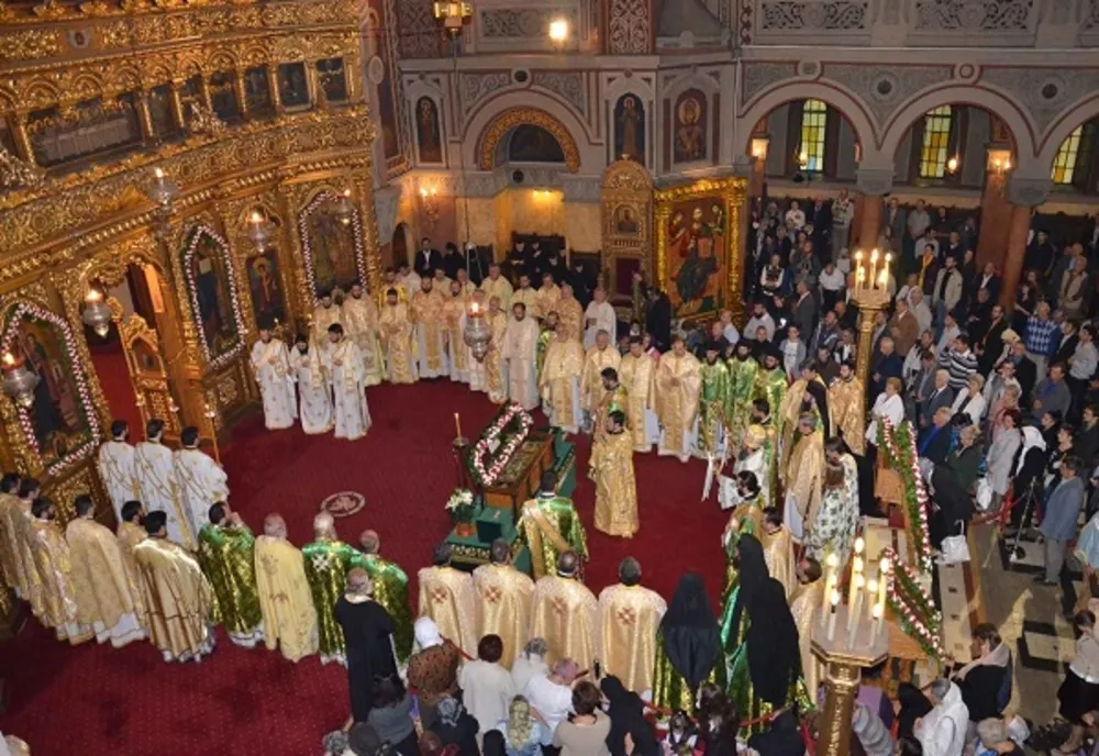 Mii de credincioşi, la hramul Catedralei Mitropolitane a Timişoarei
