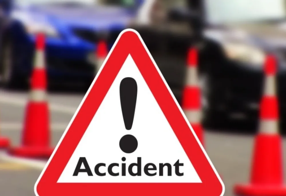 Val de ACCIDENTE GRAVE pe șoselele din țară: mai mulți morți și răniți din cauza vitezei excesive