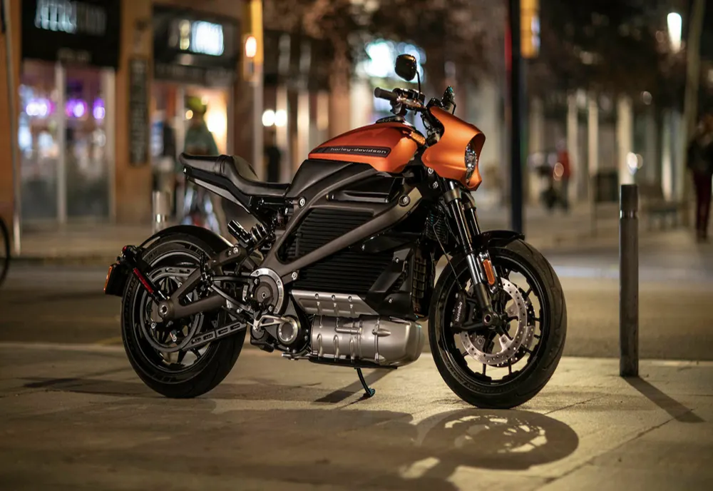 Prins pe o motocicletă neînmatricultată, furată, fără permis. Pericol public pe drumurile din Timiș