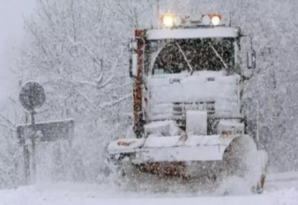 CICLON POLAR peste România. Alertă meteo: cod PORTOCALIU de NINSORI VISCOLITE. Situația în vestul țării