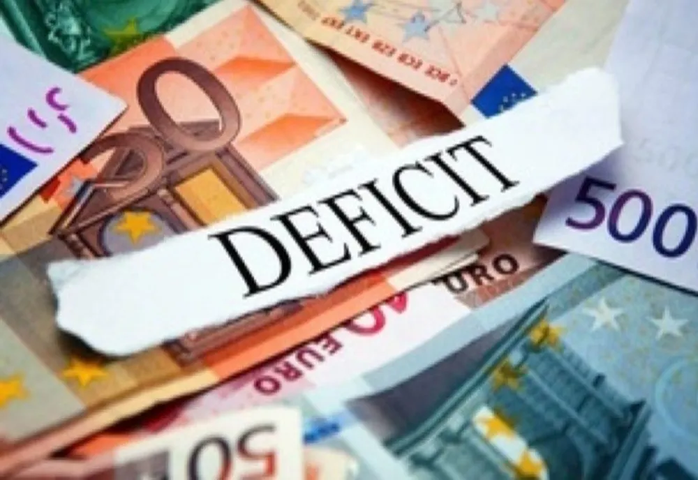 DEFICITUL BUGETAR, AJUSTĂRILE FISCALE ŞI CURSUL VALUTAR SUNT PRINCIPALELE ÎNGRIJORĂRI ALE MEDIULUI DE BUSINESS