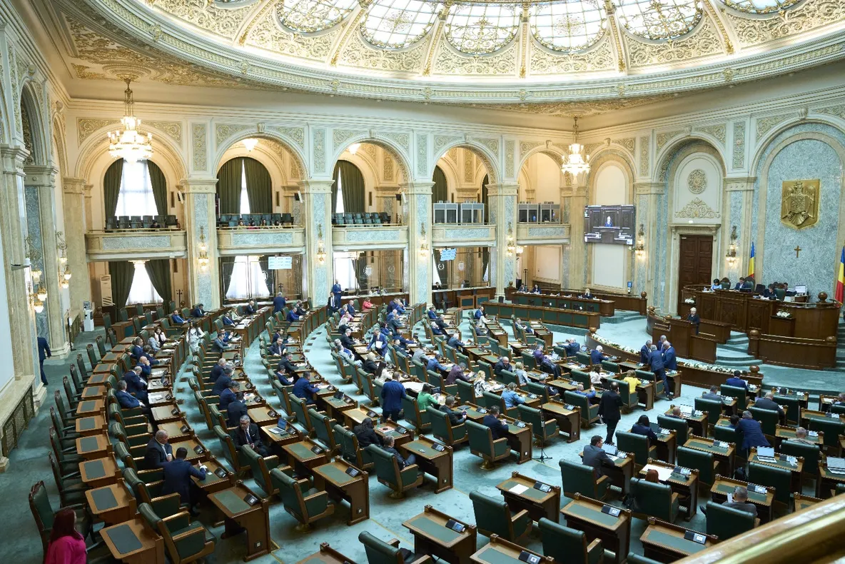 PRIMA ÎNFRÂNGERE A COALIȚIEI-MOȚIUNEA AUR A TRECUT
