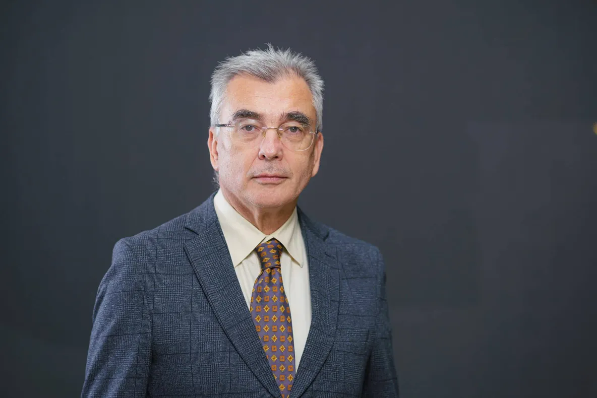 PETRIȘOR PEIU (AUR): 35 DE ANI DE LA PRIMA MINERIADĂ. JUSTIȚIA ÎNTÂRZIE, DEMOCRAȚIA SE PRĂBUȘEȘTE