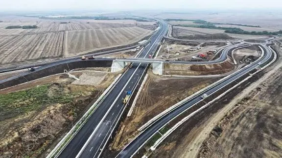 Cum a devenit un drum deschis recent labirint pentru șoferi. Google și Waze, chemate să rezolve confuzia