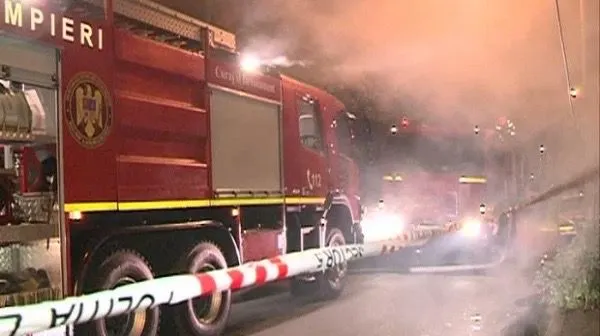 INCENDIU VIOLENT ÎN TIMIȘOARA: 80 DE OAMENI EVACUAȚI