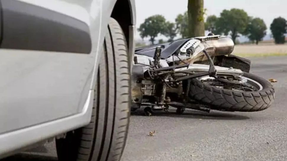 Motociclist de 17 ani rănit într-un accident pe DN6 și sancționat de polițiști