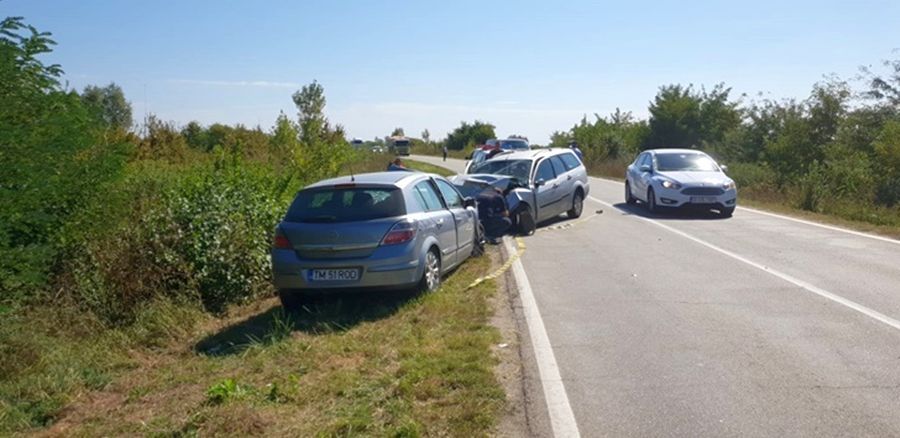 Accident violent pe șoseaua Timișoara-Buziaș. O femeie a murit în urma impactului
