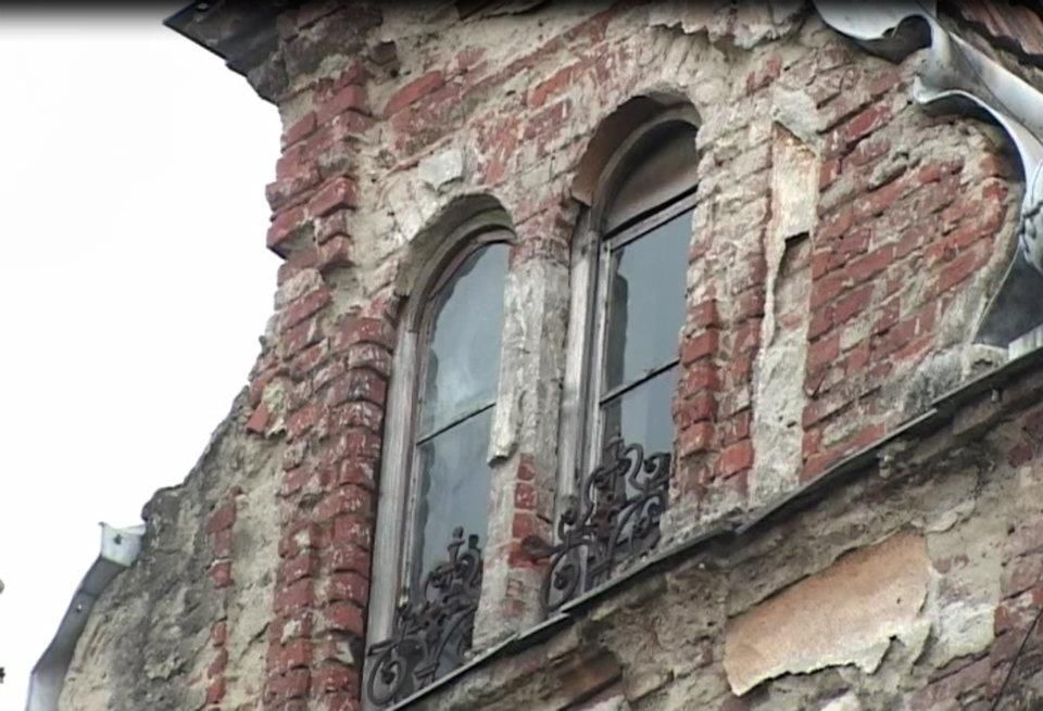 Plase de protecție pe fațadele clădirilor istorice