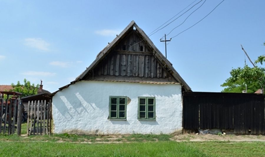 Case de pământ, festivaluri și ateliere inedite, incluse pe harta turismului în Timiș. Cum reînvie o comună din județ