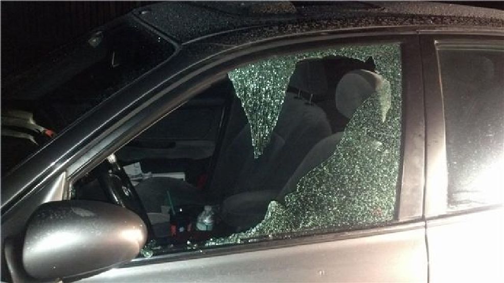 A furat o mașină și a plecat cu ea la plimbare, fără permis