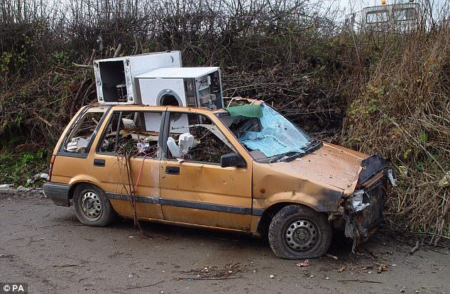 500 de locuri de parcare, ocupate de rable abandonate