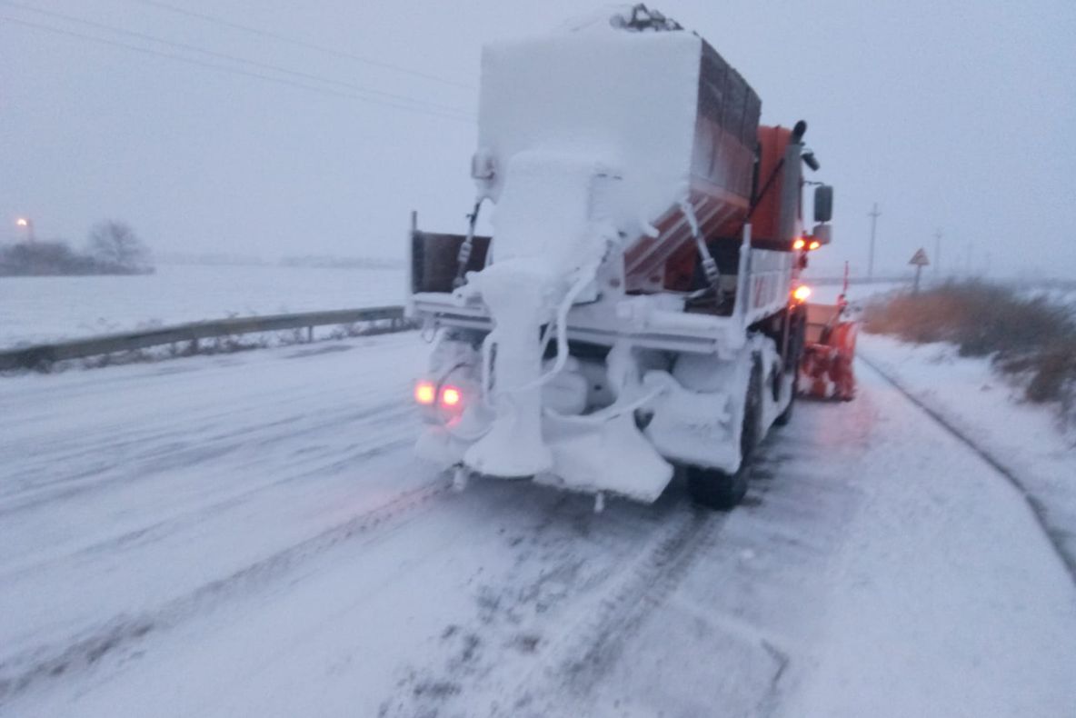 Banatul, sub asaltul zăpezii. Cod galben în mai multe zone