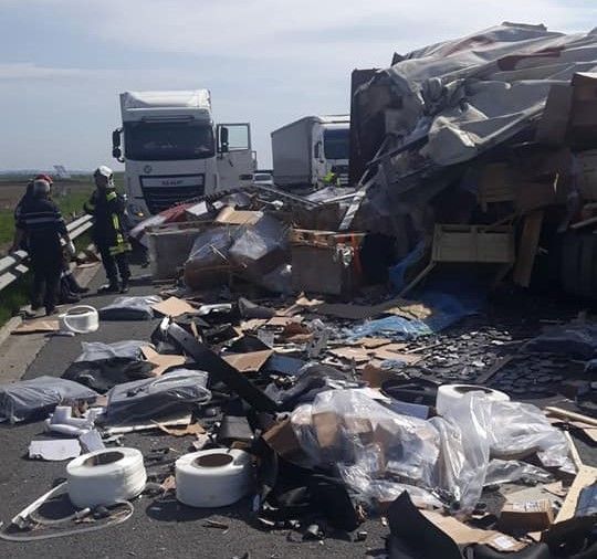 Se circulă greu pe autostradă, după un accident