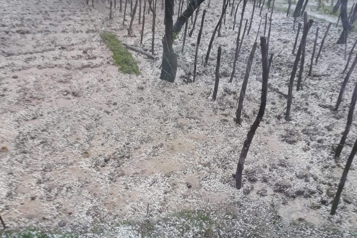 Vânt, tunete, fulgere și grindină. Ce urmează?