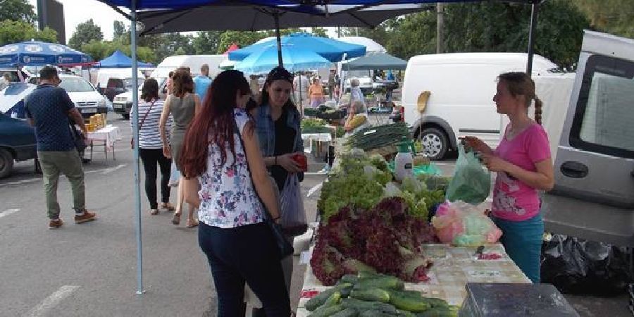 Prins cu 'ocaua mică'. Sancțiune drastică pentru un vânzător în piața volantă din Timișoara
