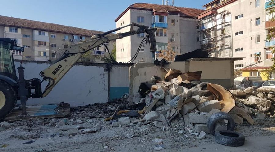 Se demolează, în continuare, garaje la Timișoara. Parcări nu se fac