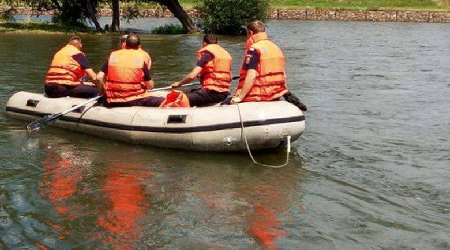 Pericol la scăldat. Cum ne putem feri de primejdie