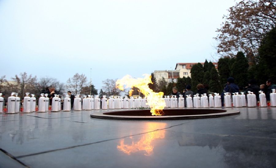 Flacăra eternă de la monumentul eroilor Revoluției de la Timișoara stinsă pentru 5.600 lei. Primarul Nicolae Robu: 'Am platit factura'