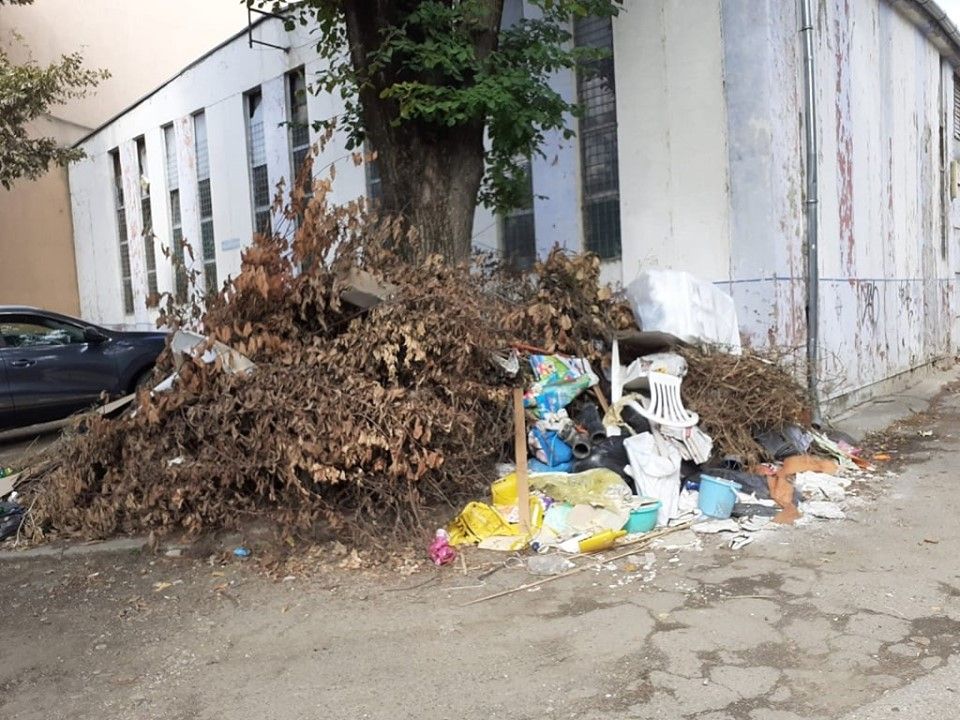 Amenzi pentru gunoaie abandonate pe spațiul public