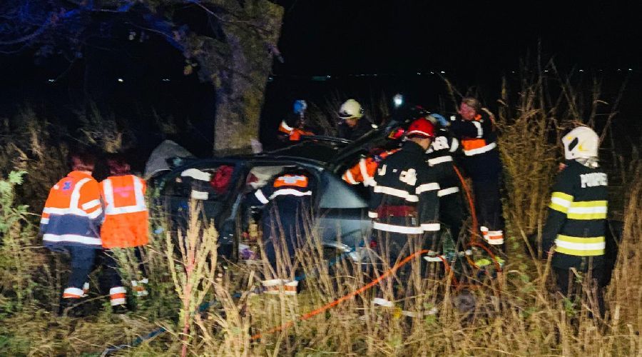 Tragedie pe șoseaua Timișoara - Sânnicolau Mare. Doi oameni au murit pe loc în urma unui accident violent. Foto