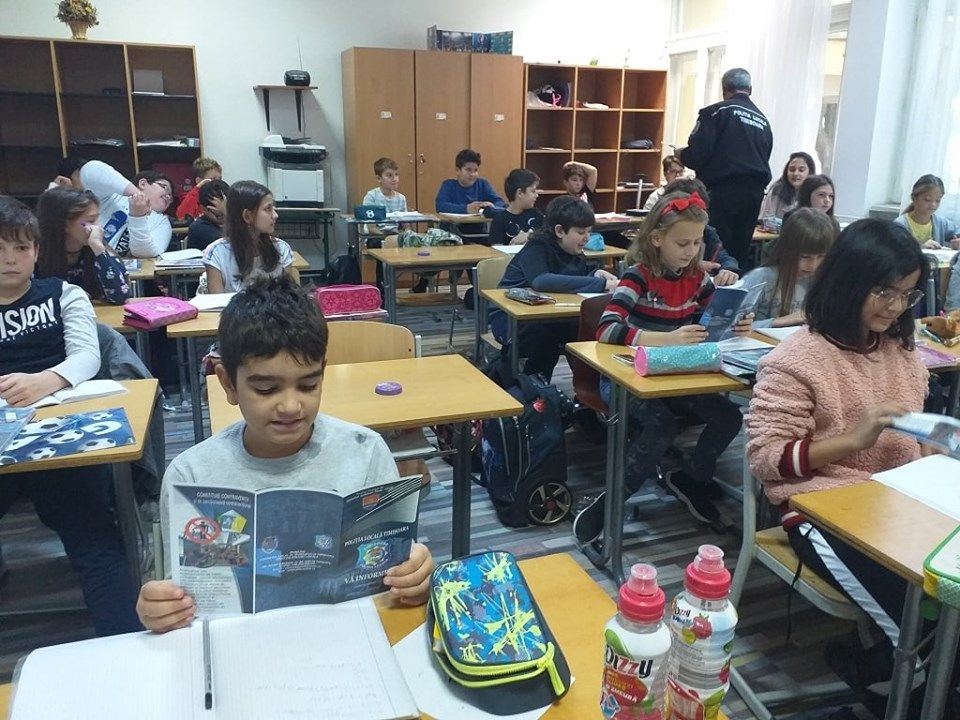 Polițiștii locali au întâlnire cu elevii din Timișoara