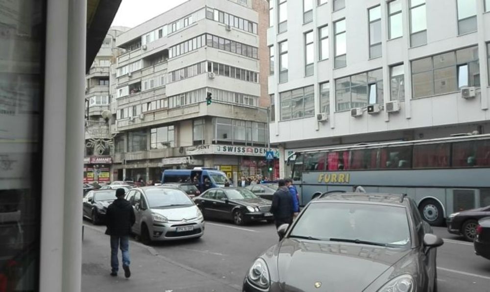 Aproximativ 100 de ultrași, reținuți după bătaia izbucnită după meciul Petrolul Ploiești-Poli Timișoara