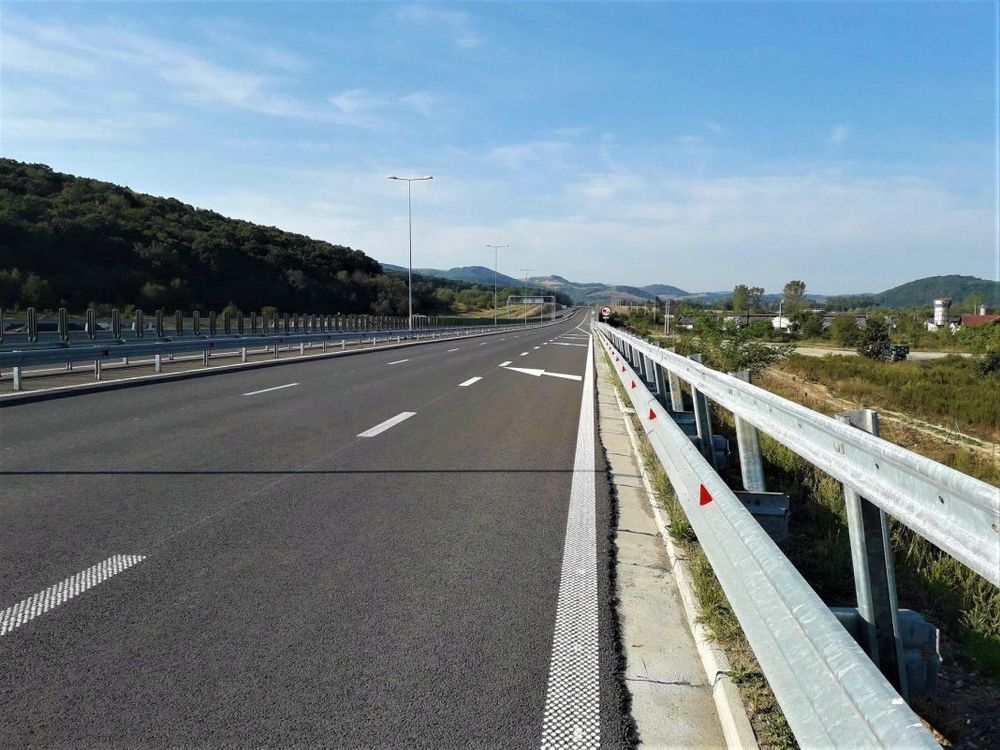 „Autostrada -muzeu”, băgată în curățenie generală. Data deschiderii, tot incertă